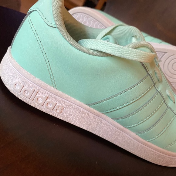 Adidas neo - neon teal leather - size 8.5 - Picture 2 of 9